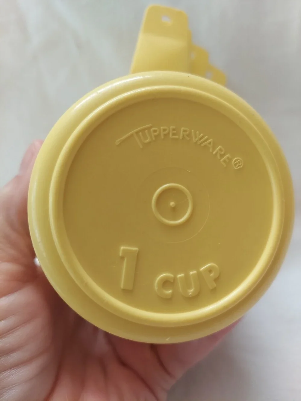 Tupperware Yellow Measuring Cups, Set of 5, Vintage
